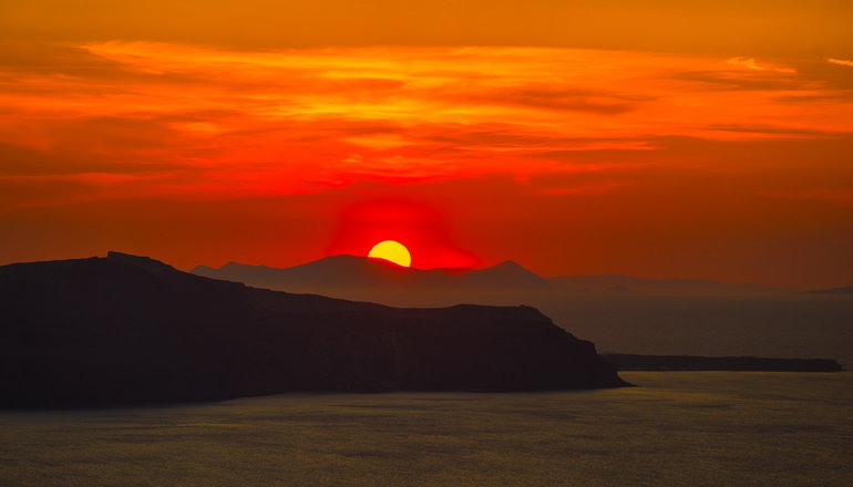 The Last Sunbeam - Φηρά, Σαντορίνη