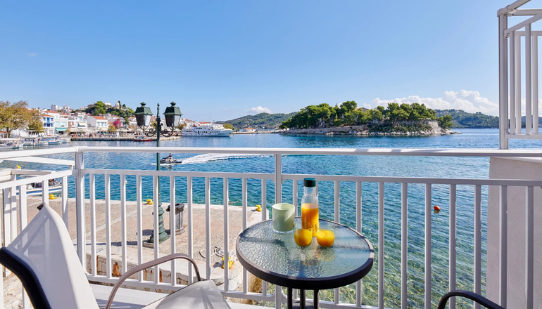 The Water Hotel - Σκιάθος