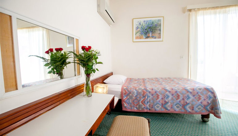 Theoxenia Hotel