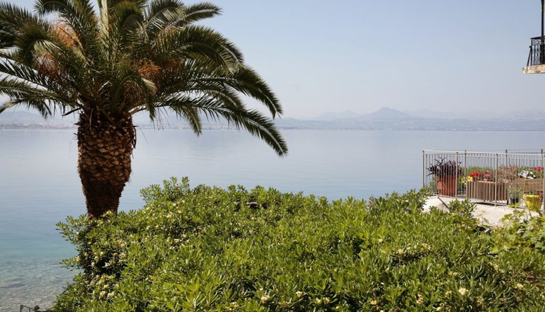 Theoxenia Hotel - Λουτράκι