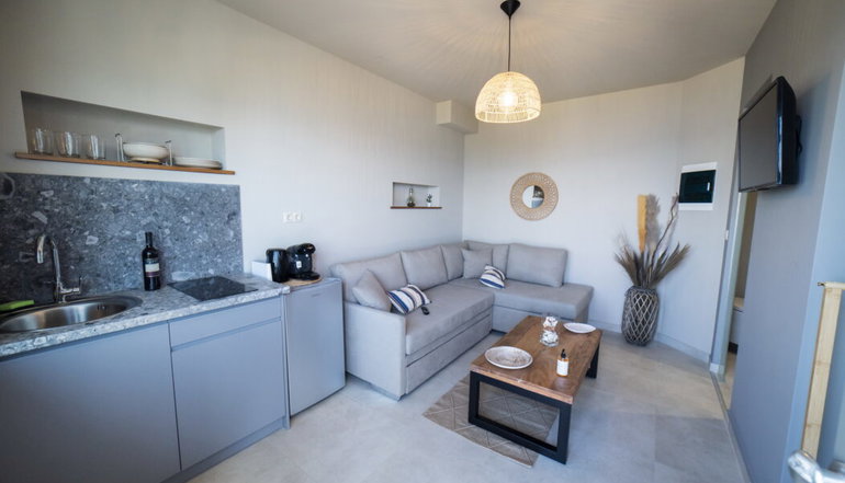 Theros Suites - Διμηνιό, Κόρινθος