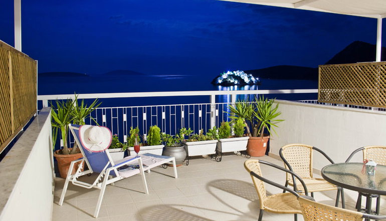 Tolo Hotel