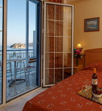Tolo Hotel