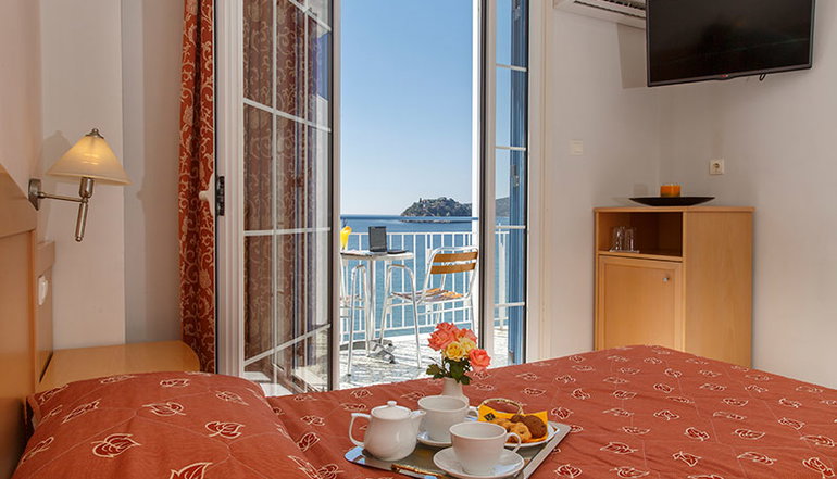 Tolo Hotel