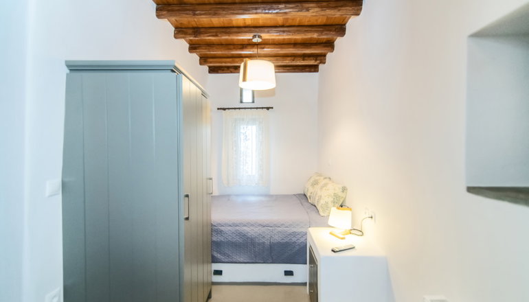 Triantaros Family House by Tinos Residencies
