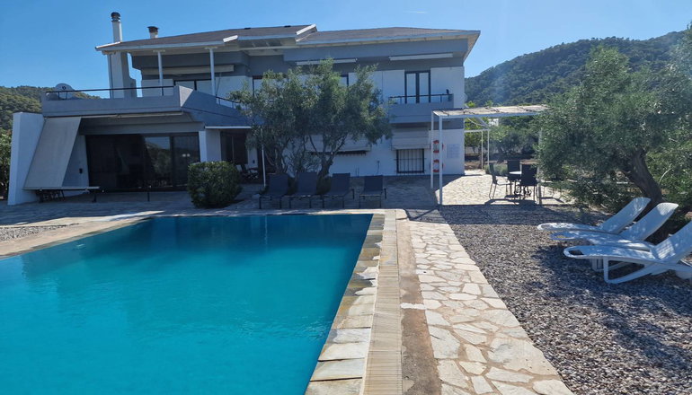 Turquoise Villa - Λουτράκι