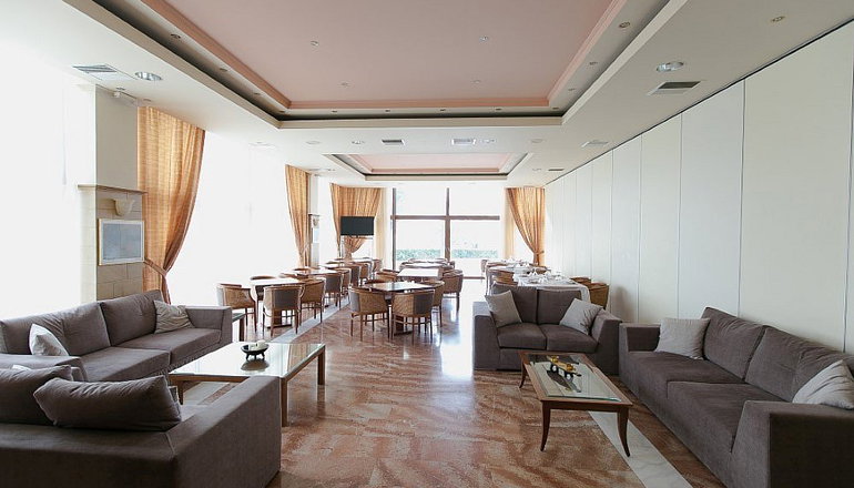 Tzaki Hotel
