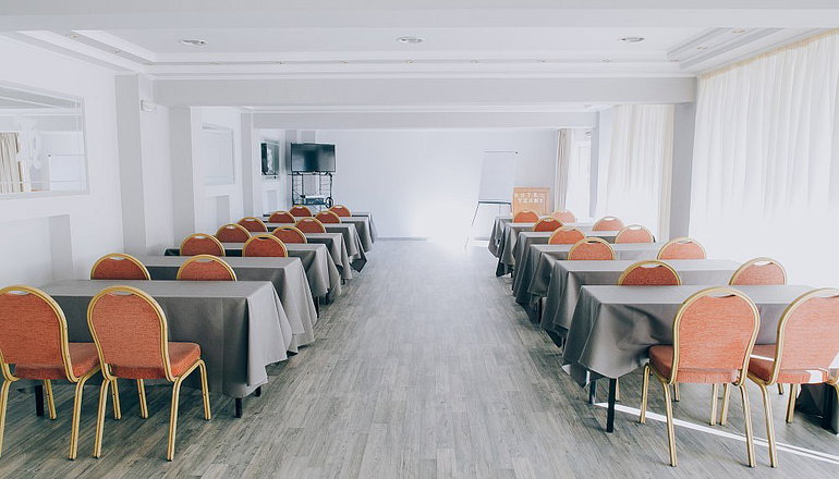 Tzaki Hotel