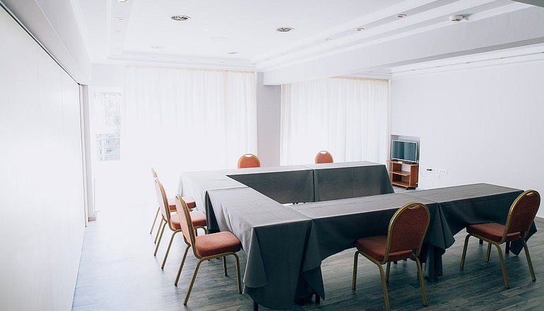 Tzaki Hotel