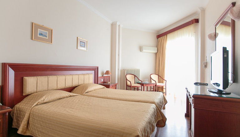 Tzaki Hotel