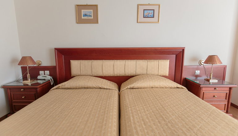 Tzaki Hotel