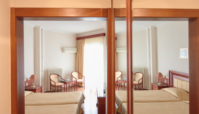 Tzaki Hotel