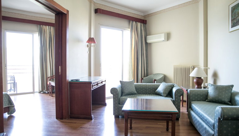 Tzaki Hotel