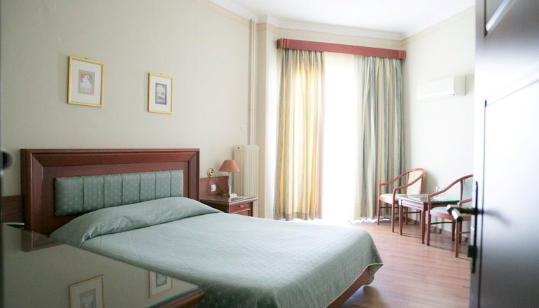 Tzaki Hotel