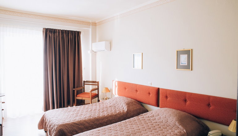 Tzaki Hotel