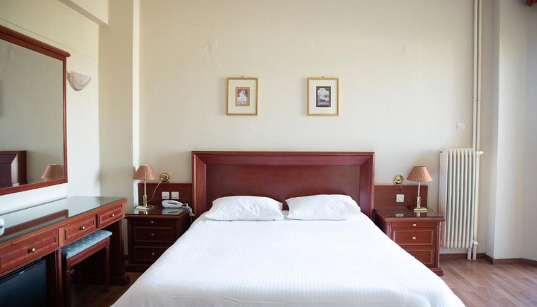 Tzaki Hotel