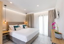 V Luxury Suites