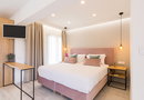 V Luxury Suites