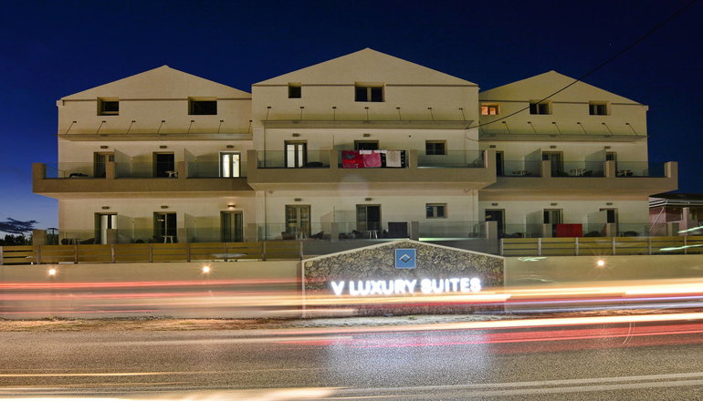 V Luxury Suites