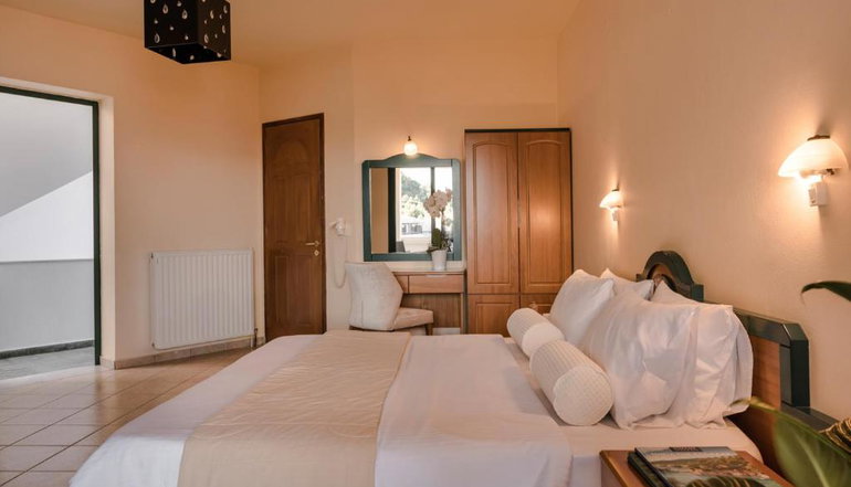 Griffon Kymi Hotel