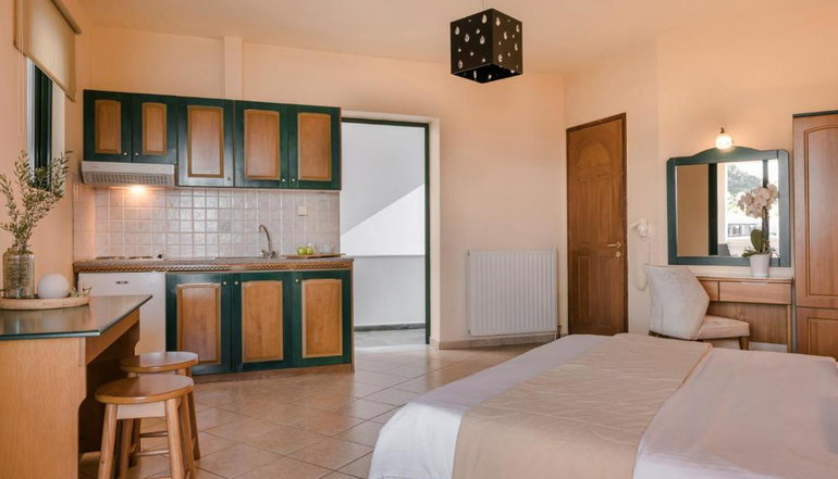 Griffon Kymi Hotel
