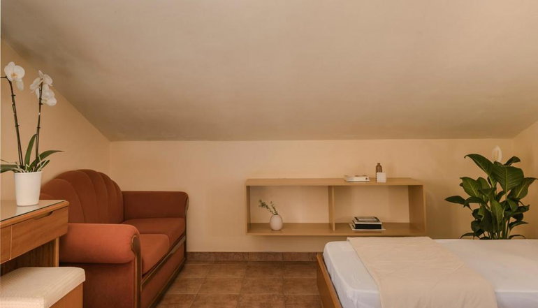 Griffon Kymi Hotel