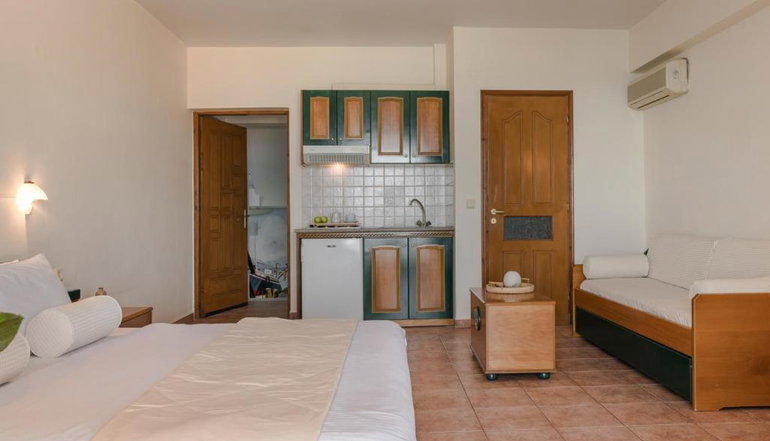 Griffon Kymi Hotel