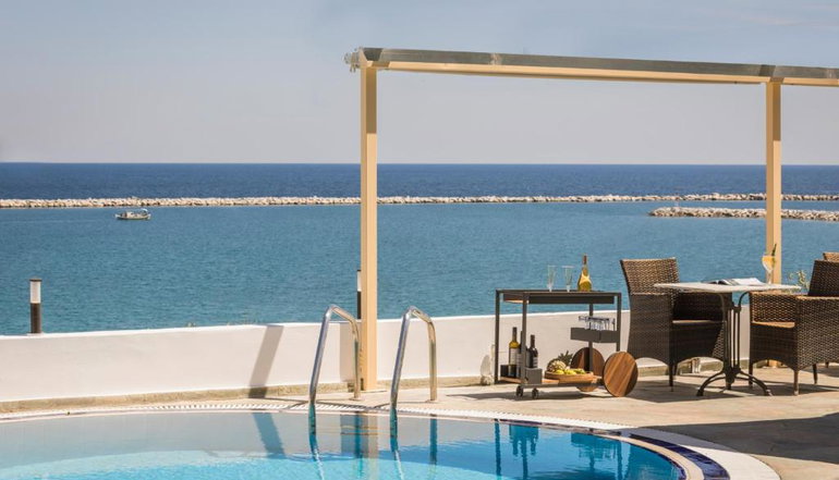 Griffon Kymi Hotel