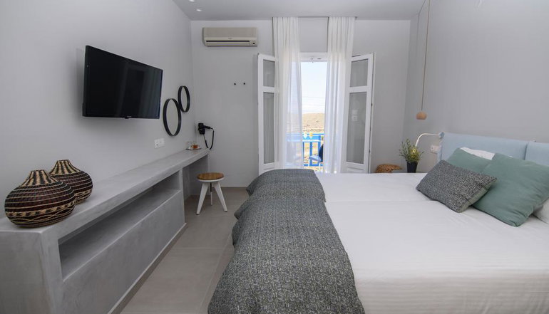 4* Vigla Hotel