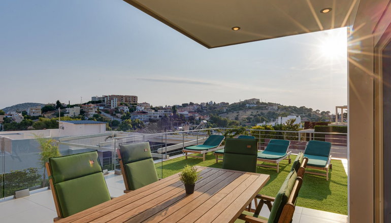 Villa Nelmar by Bill & John Villas