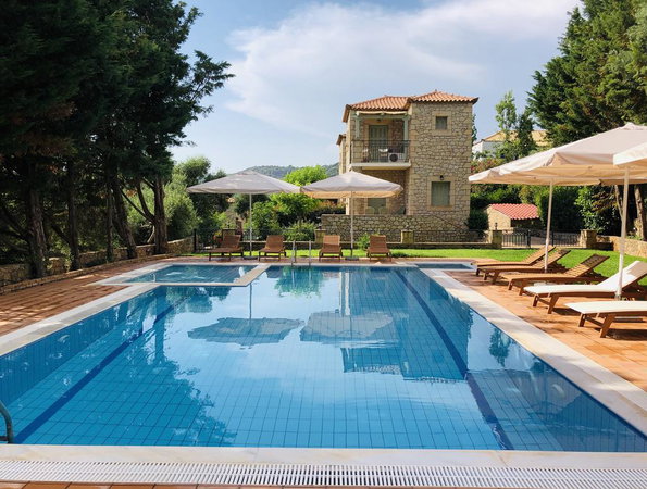 Lithos Stoupa Villas
