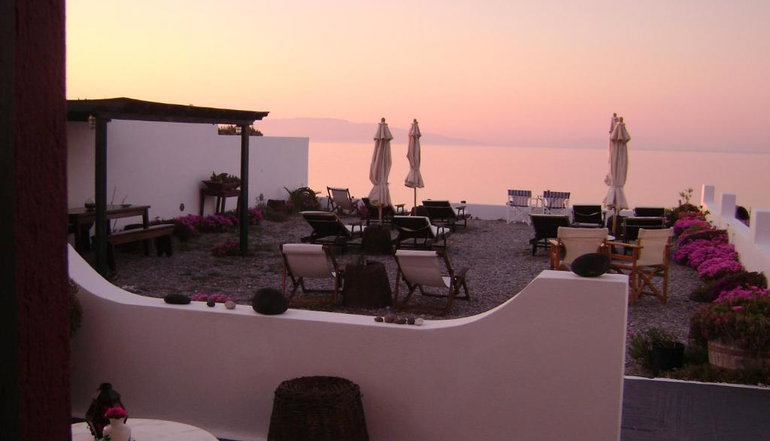 Vrachia Studios Santorini