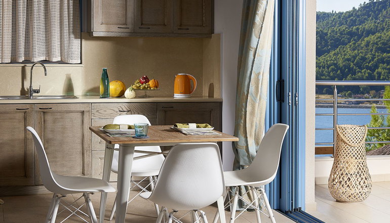 Xenia Residences & Suites