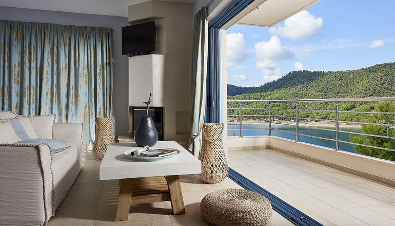 Xenia Residences & Suites