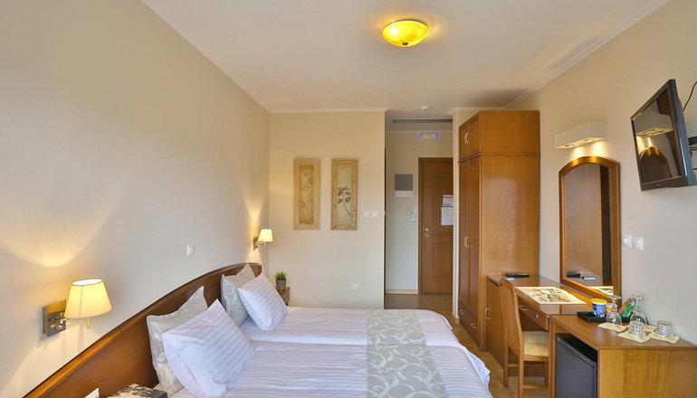 Xenios Dias Hotel