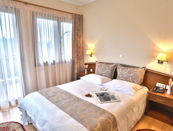 Xenios Dias Hotel