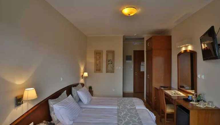 Xenios Dias Hotel
