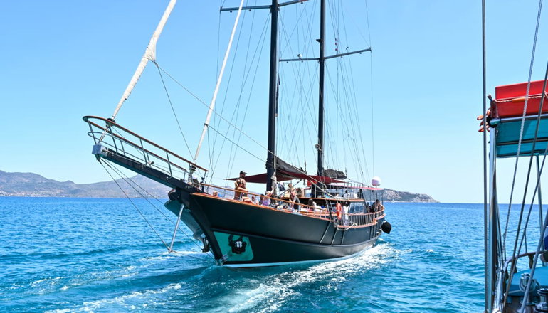 Αγκίστρι, Μονή ή Μετώπη, Αίγινα - Ημερήσια Κρουαζιέρα