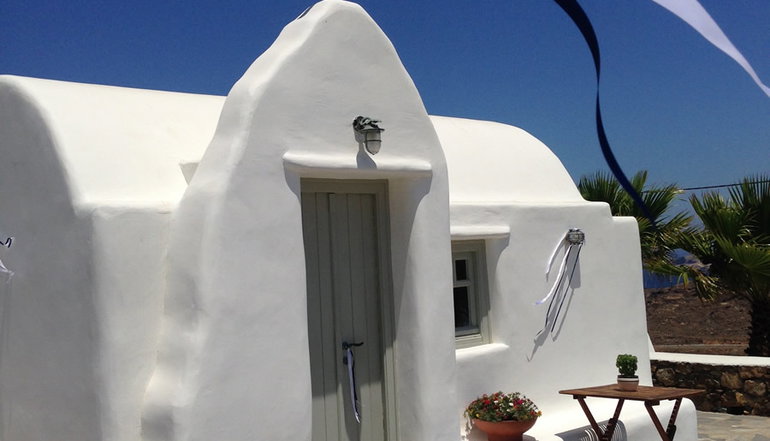 Yakinthos Residence
