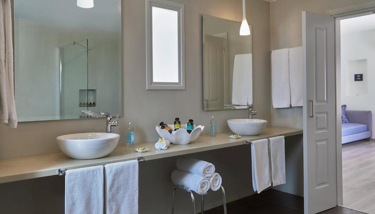 5* Yria Island Boutique Hotel & Spa