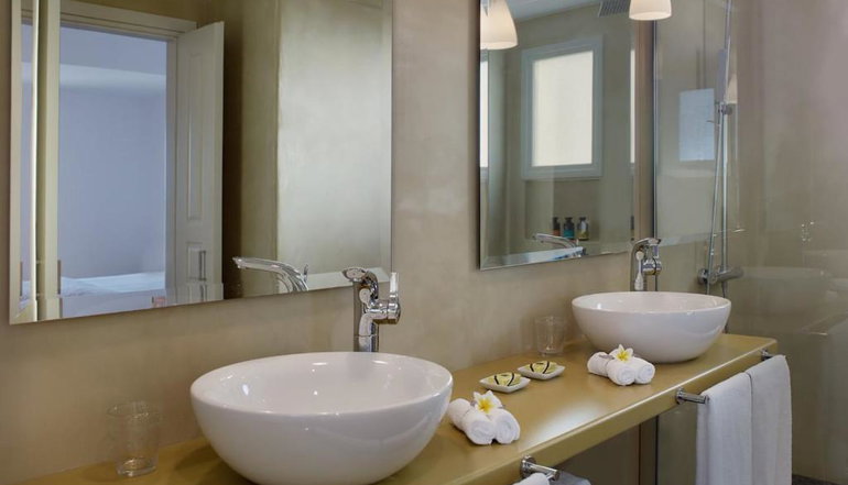 5* Yria Island Boutique Hotel & Spa