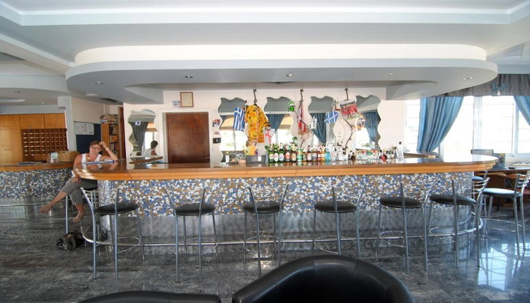 Zeus Hotel