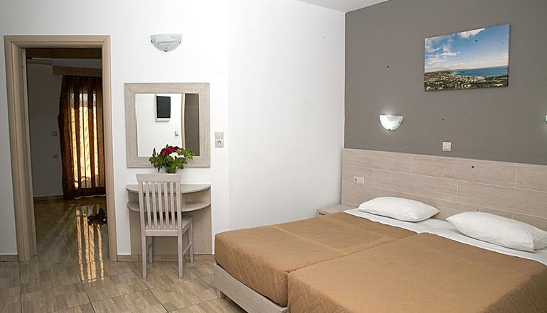 Zeus Hotel